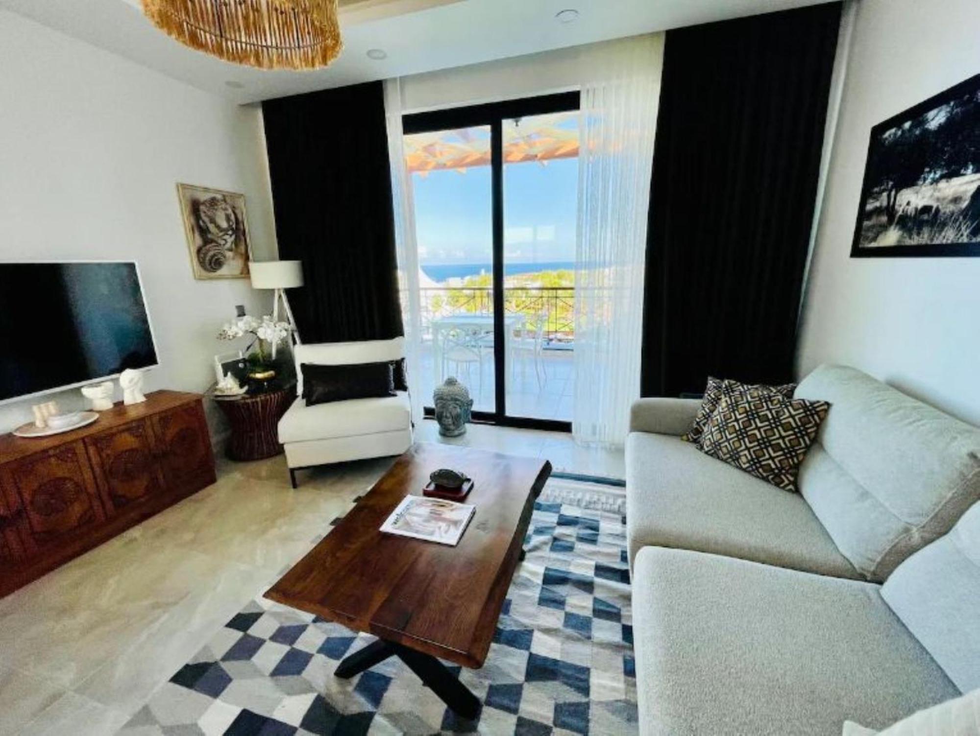 Luxurious Seafront Penthouse Apartman Kerínia Kültér fotó