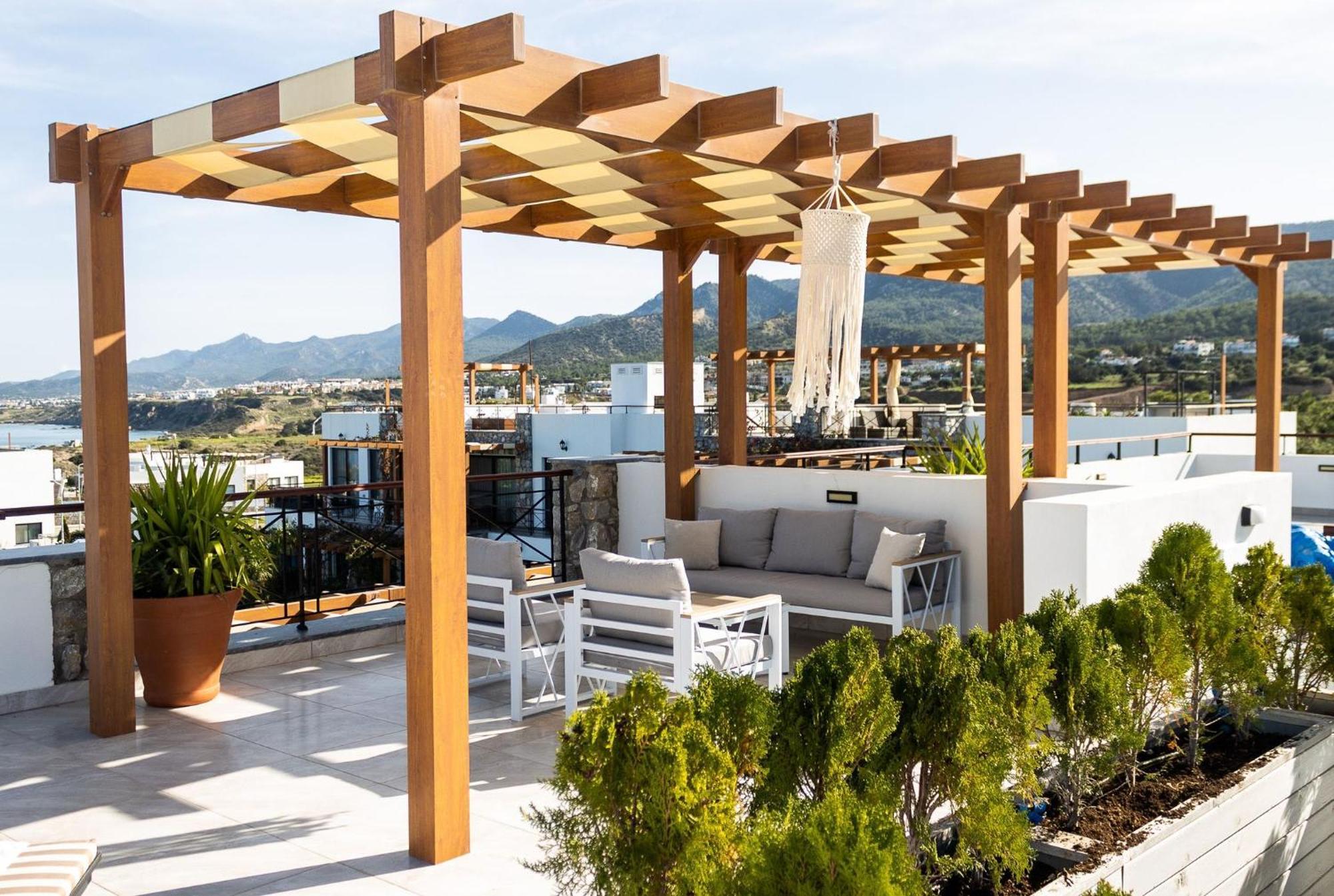 Luxurious Seafront Penthouse Apartman Kerínia Kültér fotó