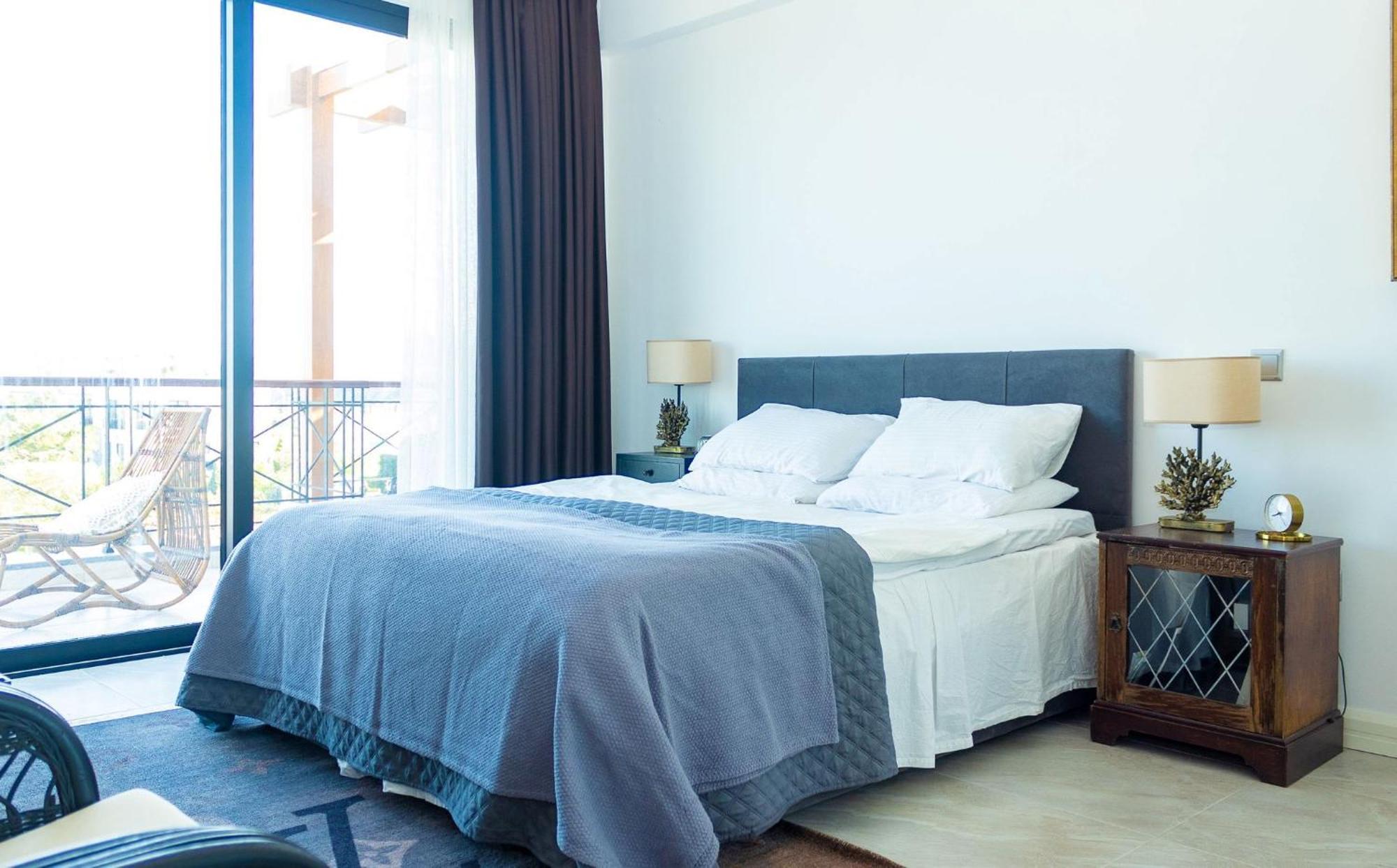 Luxurious Seafront Penthouse Apartman Kerínia Kültér fotó